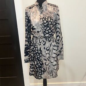 Jessica Simpson Long Sleeve‎ Button Front Dress Size 10 Black Gray Abstract Art